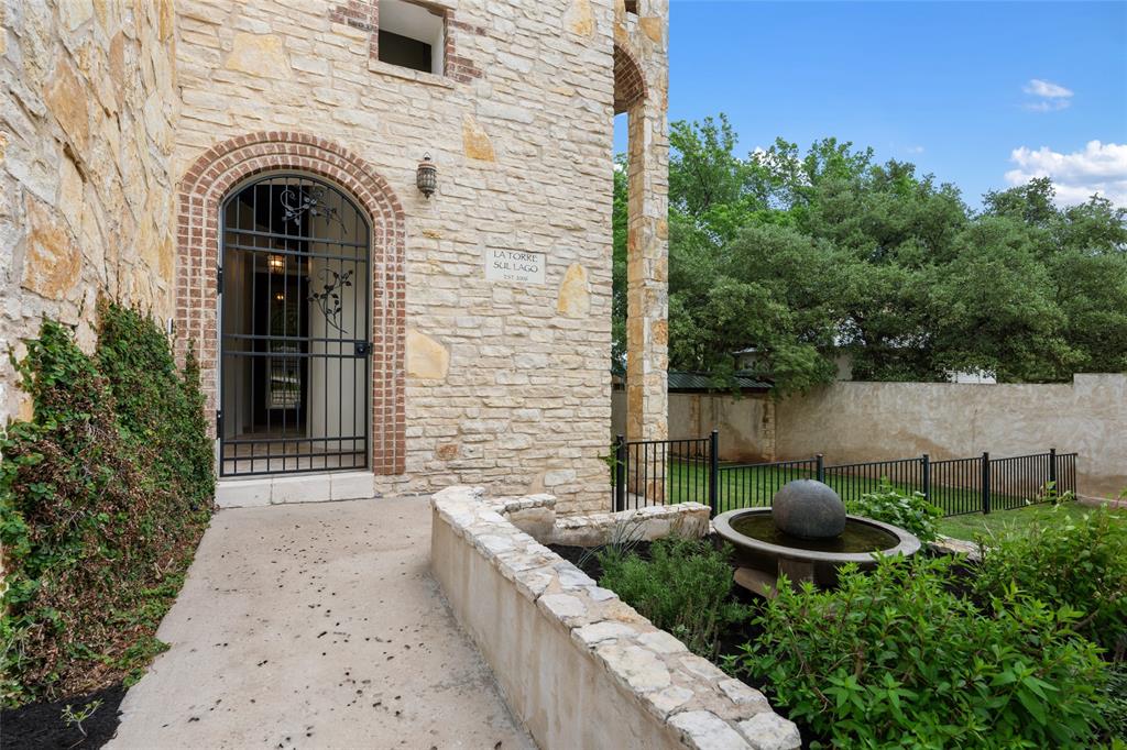 1404 Hurst Creek Road, Austin, Texas image 3
