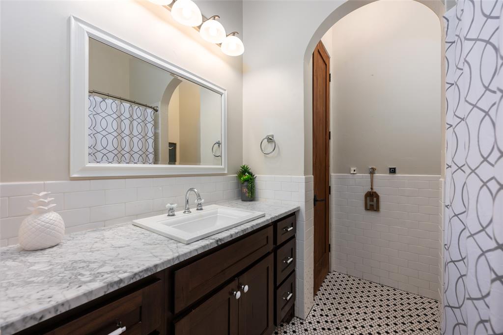 1404 Hurst Creek Road, Austin, Texas image 32