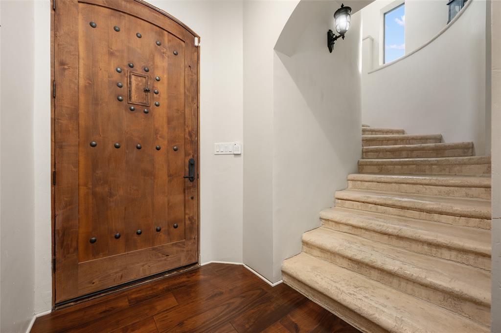 1404 Hurst Creek Road, Austin, Texas image 6
