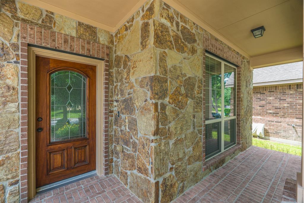 51 N Marshside Place, Spring, Texas image 2