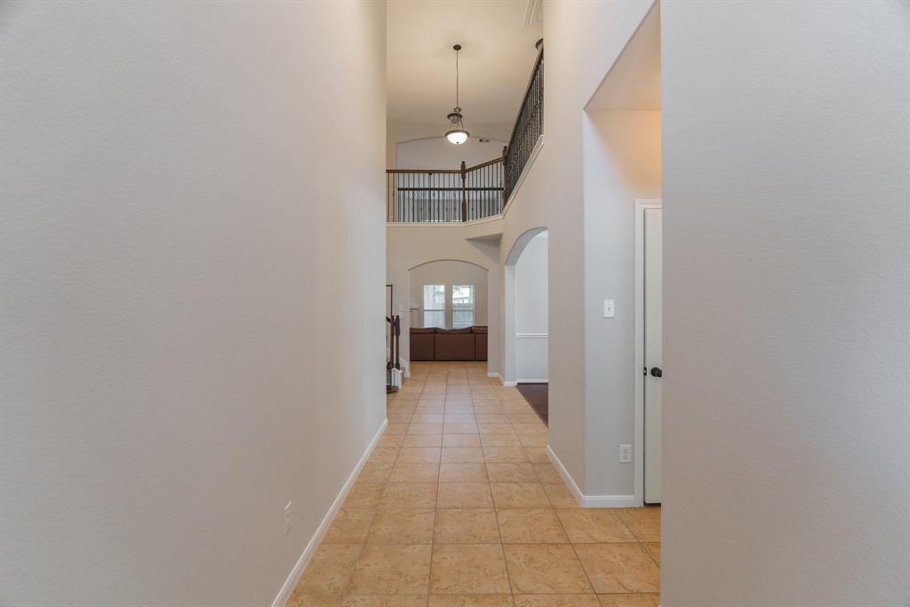 51 N Marshside Place, Spring, Texas image 3