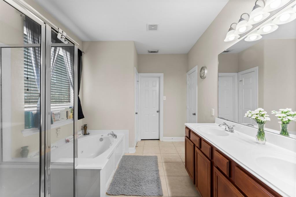 127 S Rocky Point Circle, Spring, Texas image 16