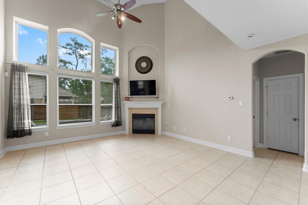 127 S Rocky Point Circle, Spring, Texas image 12
