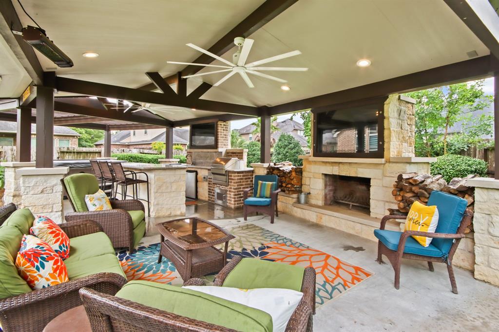 8307 Floating Heart Court, Conroe, Texas image 37