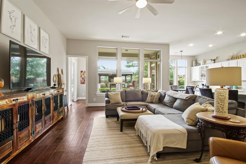 8307 Floating Heart Court, Conroe, Texas image 9