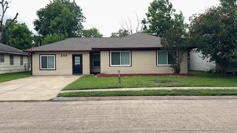 209 W 8th Street Deer Park TX 77536