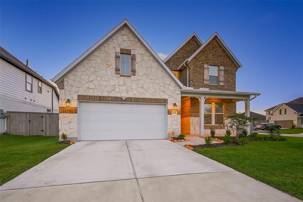 5202 Oakland Bluff Lane