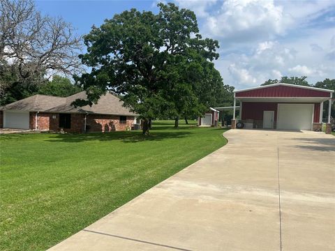 Photo of 202 Golfview Drive, Normangee, TX 77871 (MLS # 28006924) Photo of 202 Golfview Drive, Normangee, TX 77871 (MLS # 28006924)
