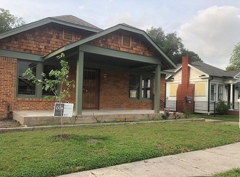 Single Family Residence in Houston TX 1011 Gardner Street.jpg