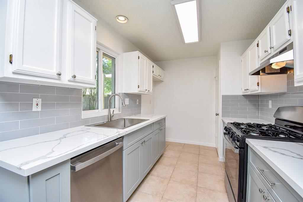 2410 Lively Lane Ln, Sugar Land, Texas image 9