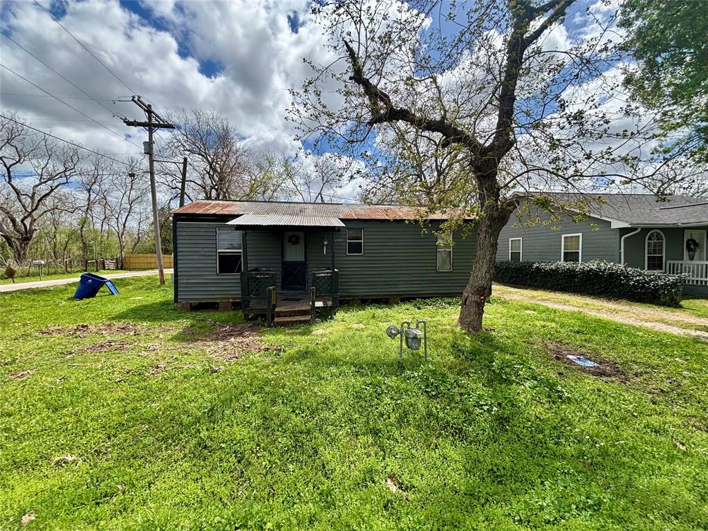 100 Upton Lane, Brazoria, Texas image 2