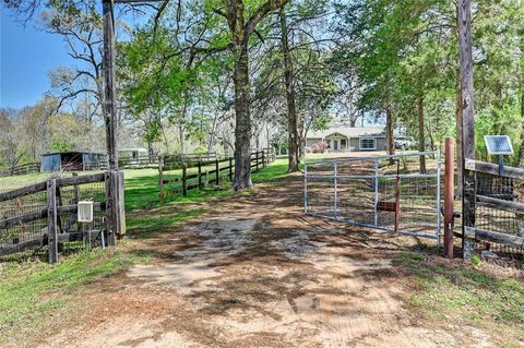 5963 Fm 1374 Road New Waverly TX 77358