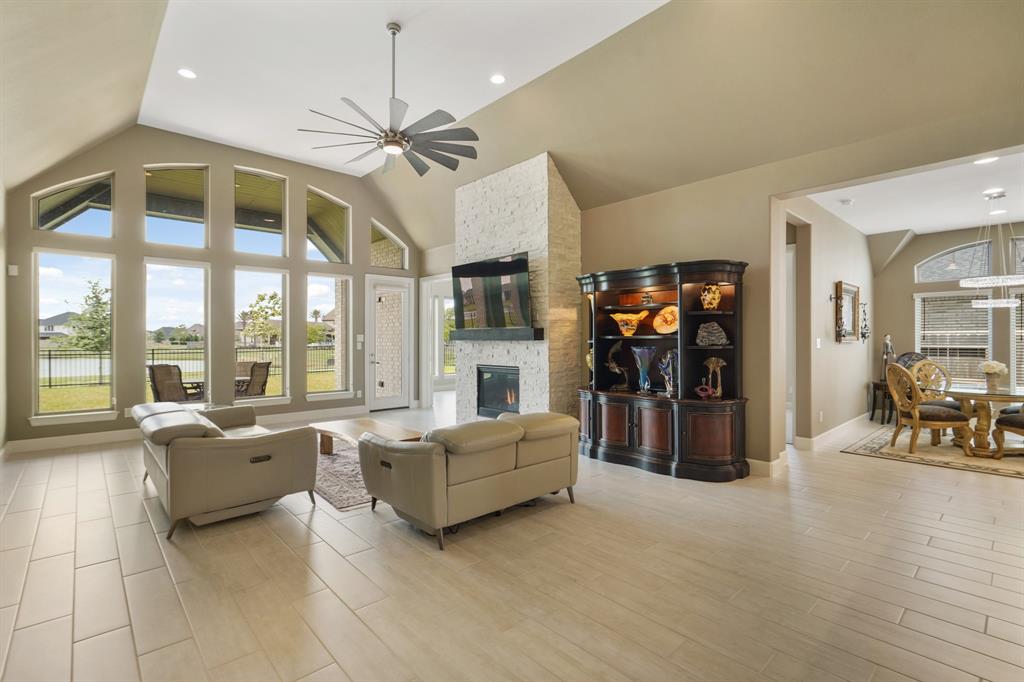 19019 Dappled Mare Circle, Tomball, Texas image 3
