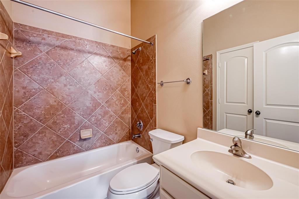 6206 Falling Briar Lane, Sugar Land, Texas image 34
