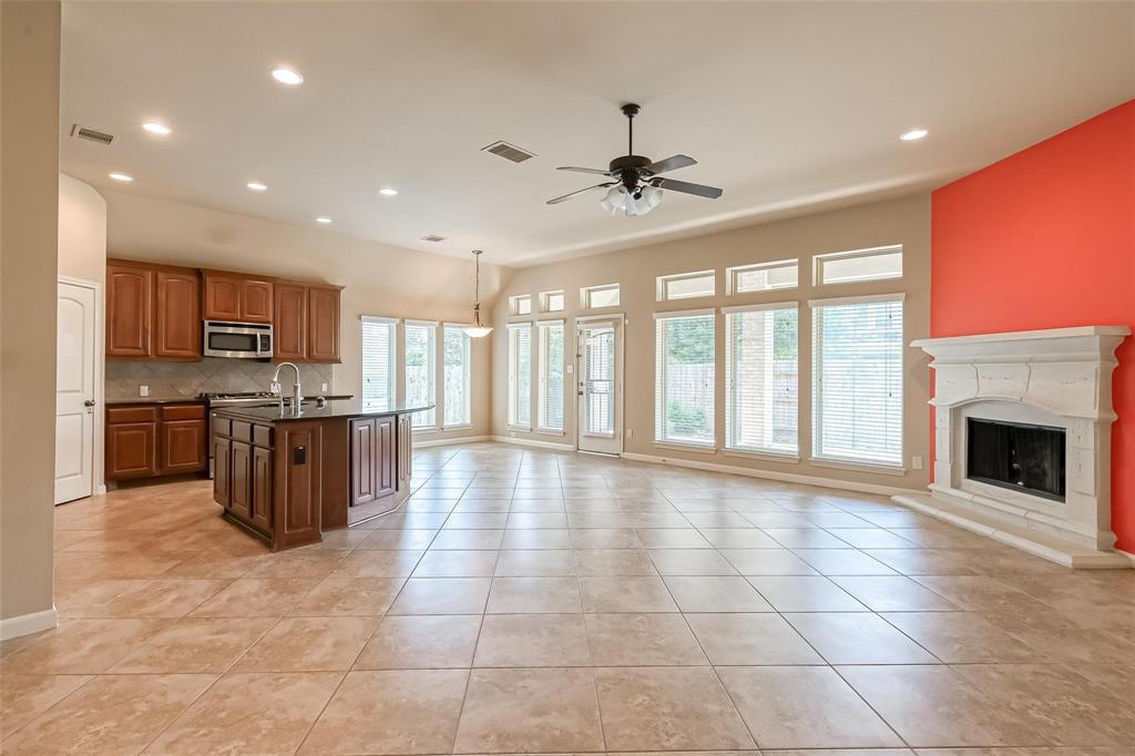 6206 Falling Briar Lane, Sugar Land, Texas image 16