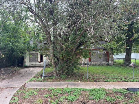 Photo of 7331 England Street, Houston, TX 77021 (MLS # 12609894)
