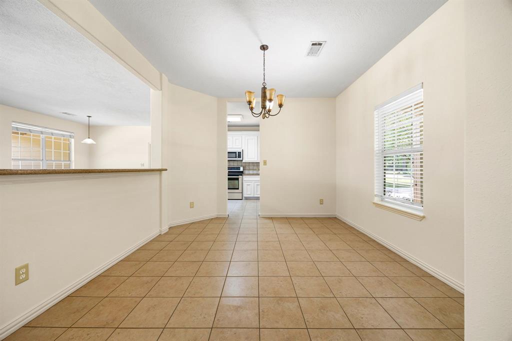 40614 Rolling Forest Drive, Magnolia, Texas image 8