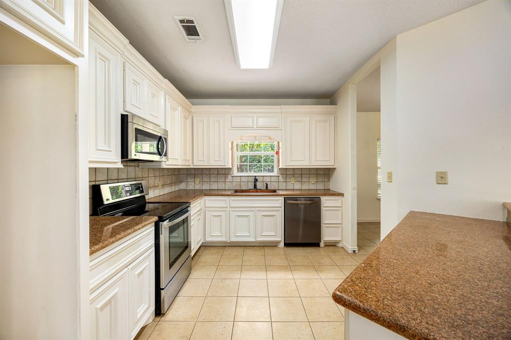 40614 Rolling Forest Drive, Magnolia, Texas image 13