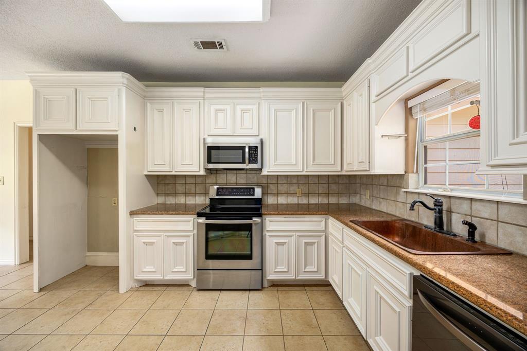 40614 Rolling Forest Drive, Magnolia, Texas image 12