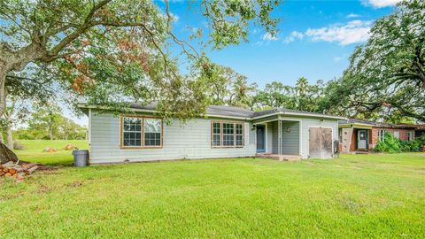 A home in Clute