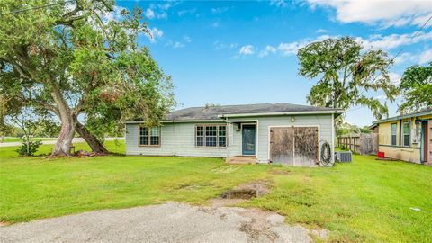 A home in Clute