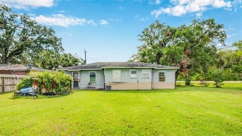 A home in Clute