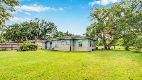 A home in Clute