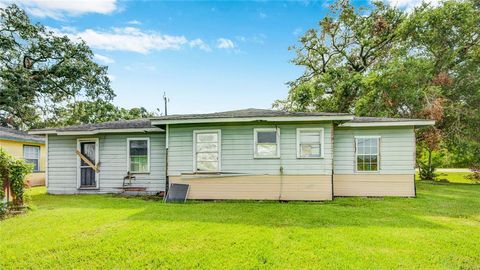 A home in Clute