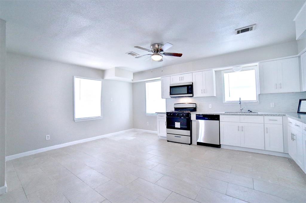 6534 Ledbetter Street, Houston, Texas image 8