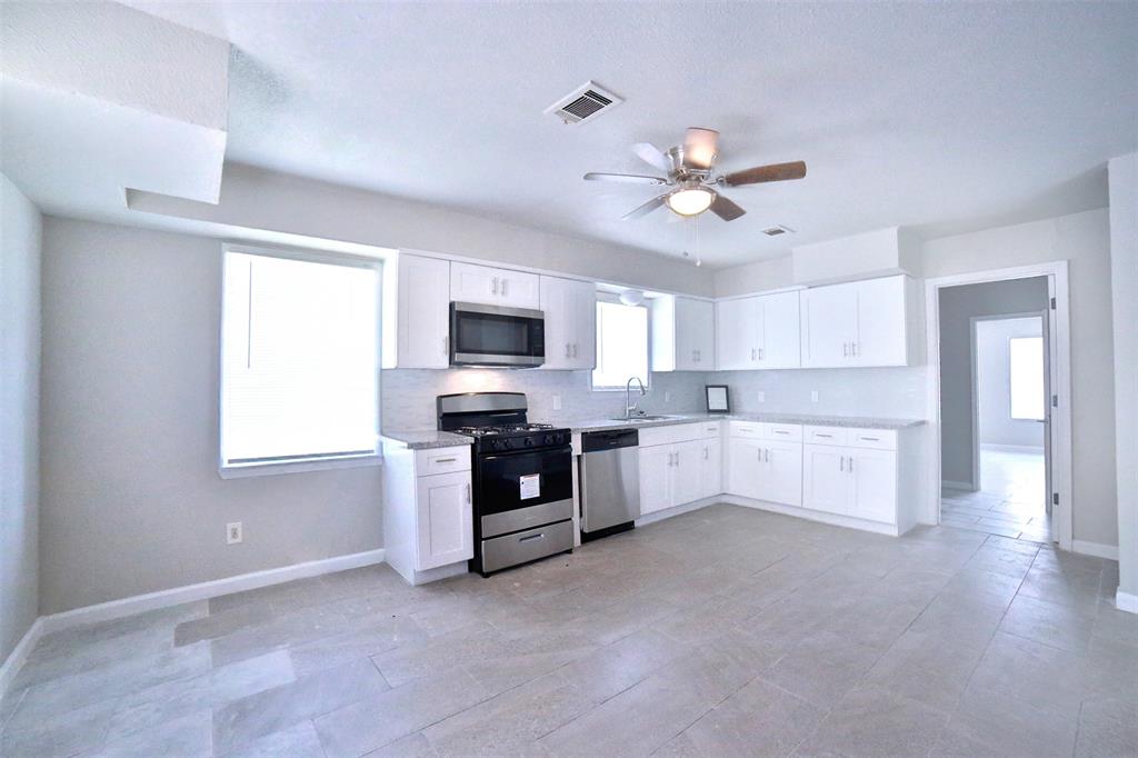 6534 Ledbetter Street, Houston, Texas image 9