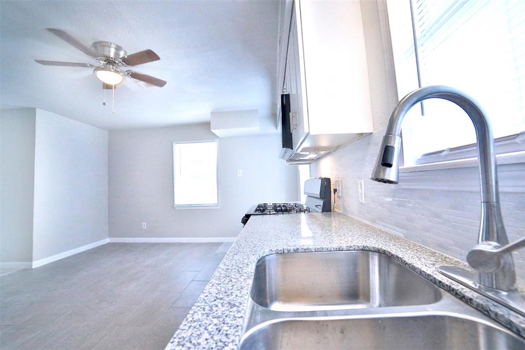 6534 Ledbetter Street, Houston, Texas image 12