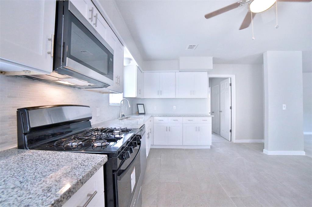 6534 Ledbetter Street, Houston, Texas image 7