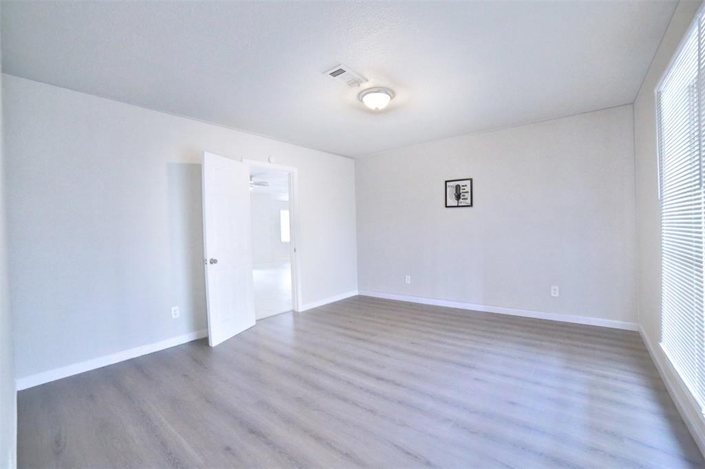 6534 Ledbetter Street, Houston, Texas image 21