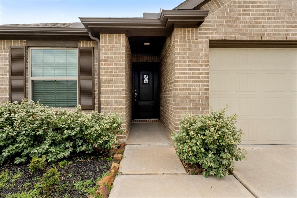 3319 Meadknoll Lane