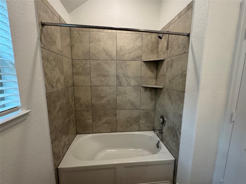 3319 Meadknoll Lane, Richmond, Texas image 18