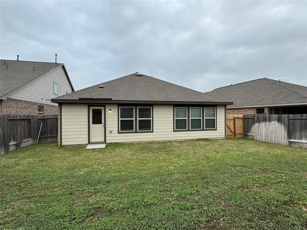 3319 Meadknoll Lane, Richmond, Texas image 20
