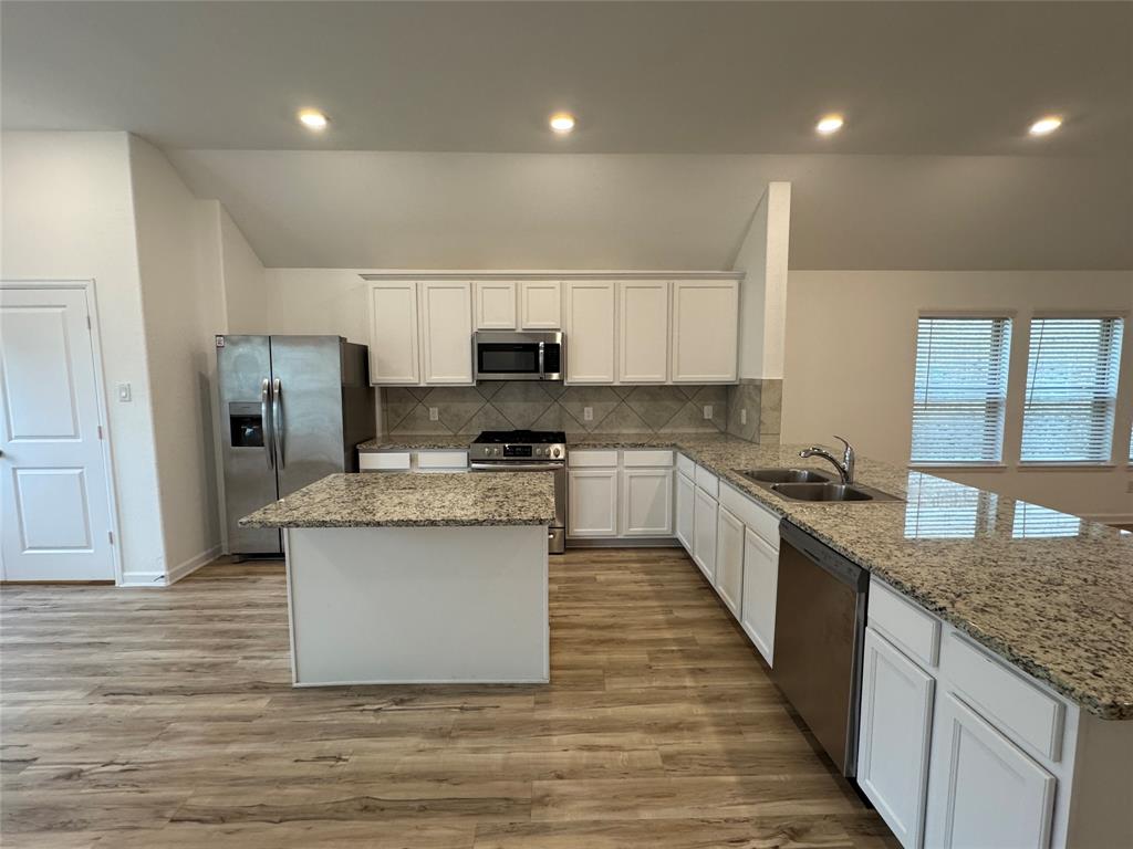 3319 Meadknoll Lane, Richmond, Texas image 7