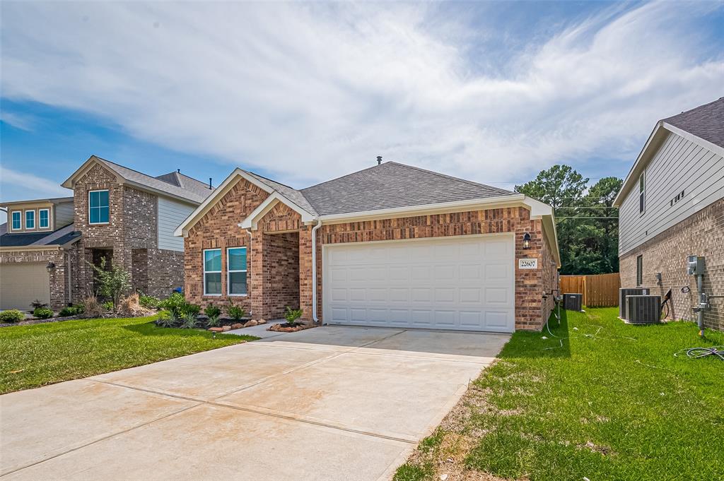 22607 Rising Rosehill Lane
