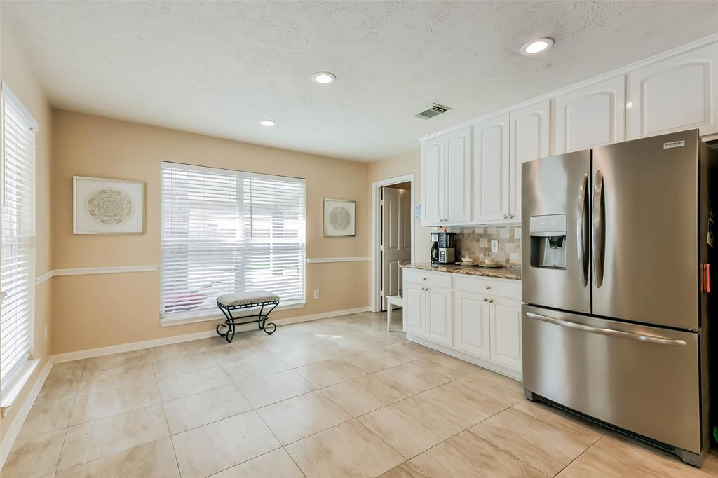 700 Piney Ridge Drive, Friendswood, Texas image 30