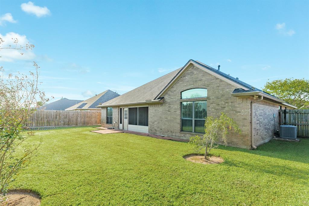 702 Moore Street, Richwood, Texas image 32