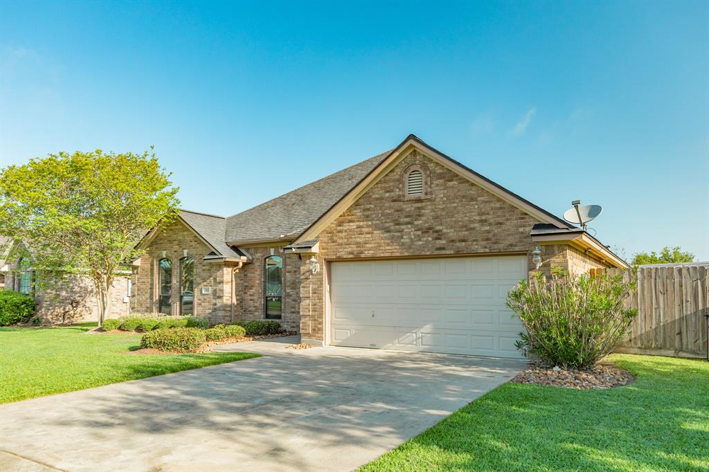 702 Moore Street, Richwood, Texas image 8