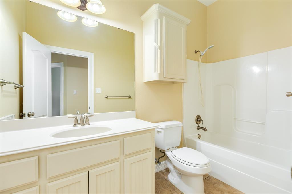 702 Moore Street, Richwood, Texas image 27