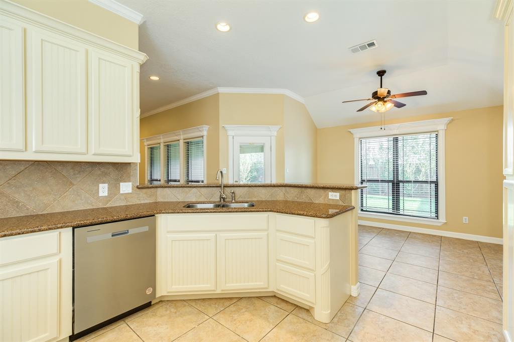 702 Moore Street, Richwood, Texas image 16