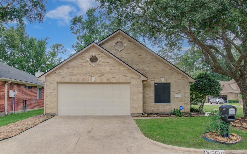 20111 18th Fairway Drive, Humble, Texas image 2