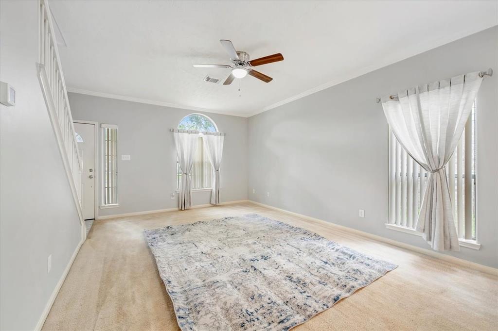 906 Garden Walk Drive, La Porte, Texas image 6