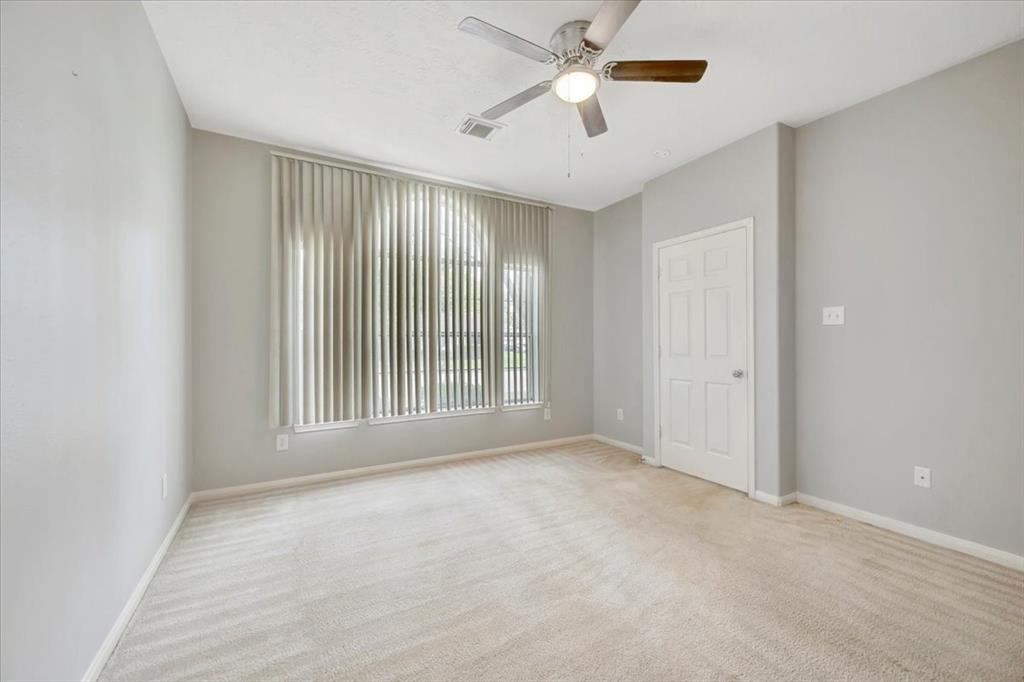 906 Garden Walk Drive, La Porte, Texas image 16