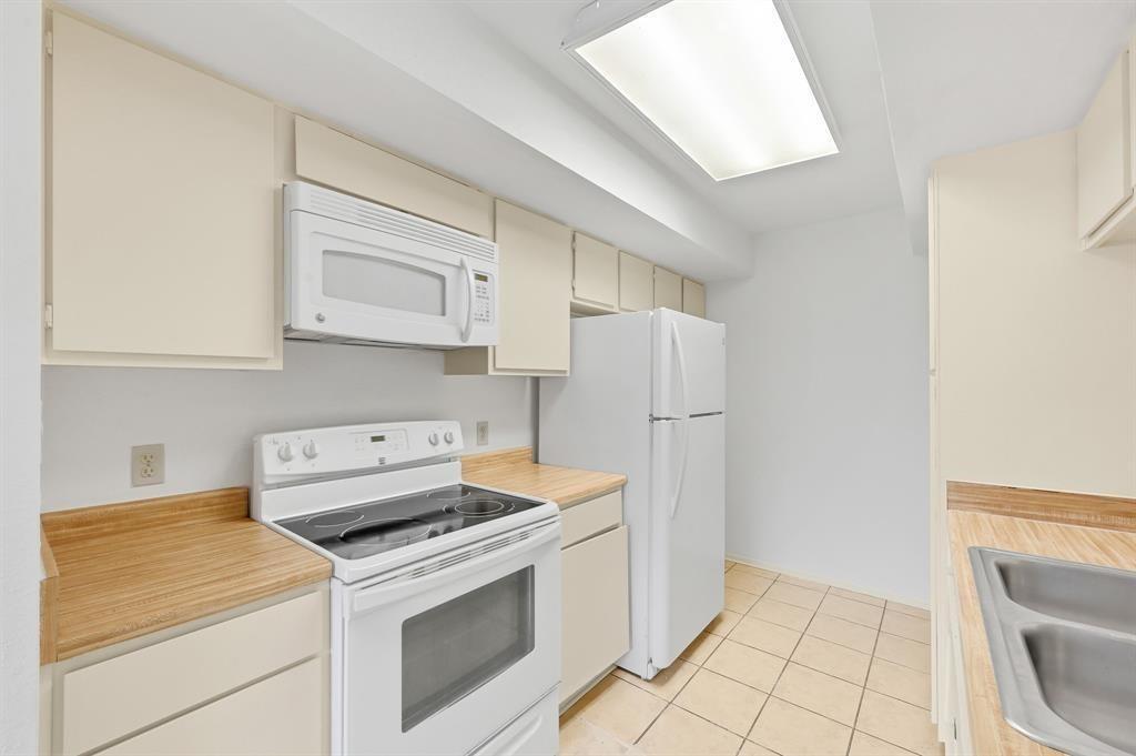 6633 W Airport Boulevard #514, Houston, Texas image 10