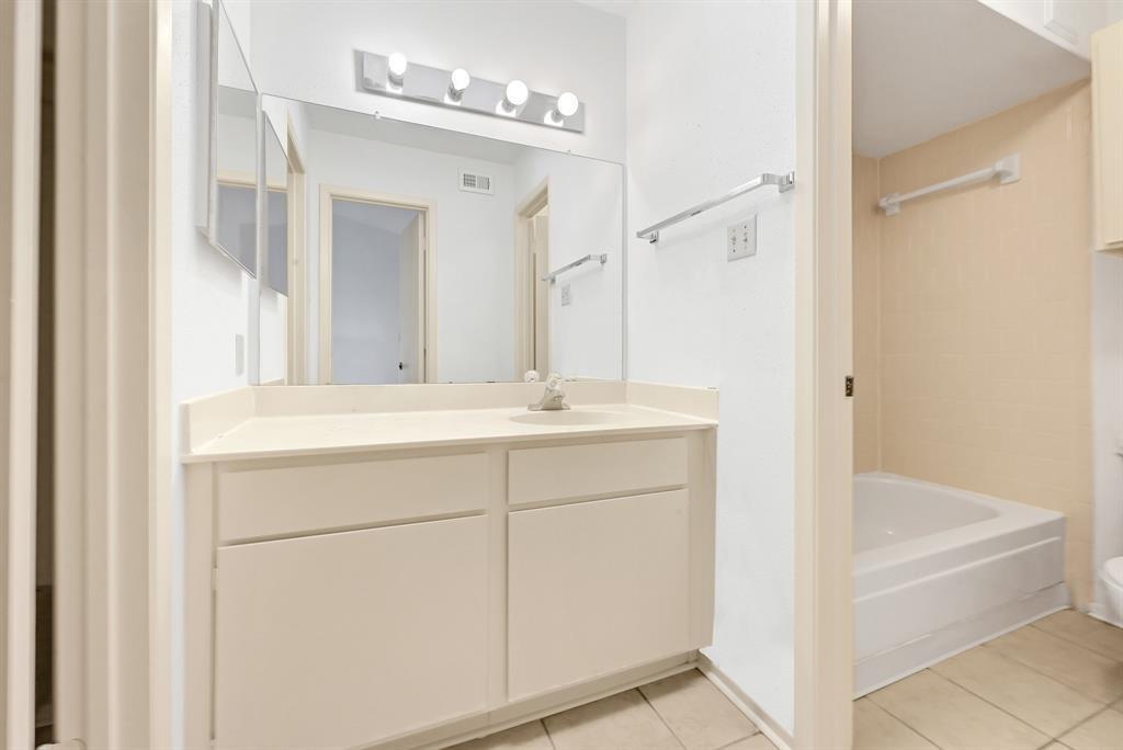 6633 W Airport Boulevard #514, Houston, Texas image 17
