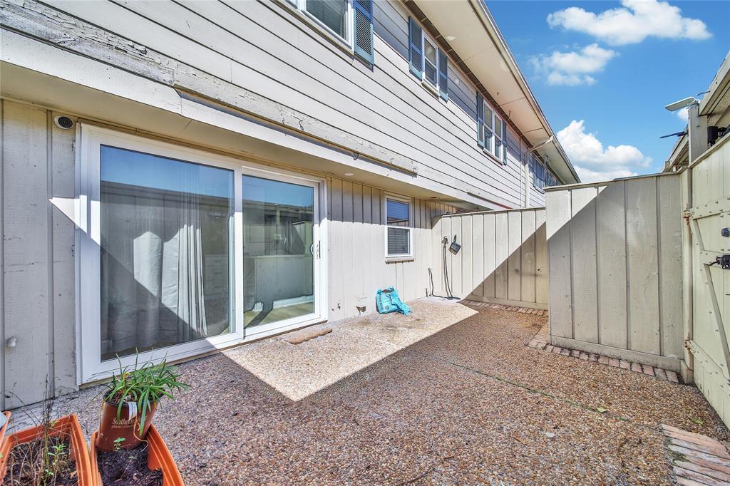 6409 Burgoyne Road 4