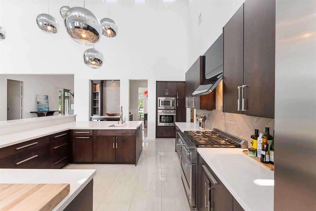 3214 W Benders Landing Boulevard, Spring, Texas image 13